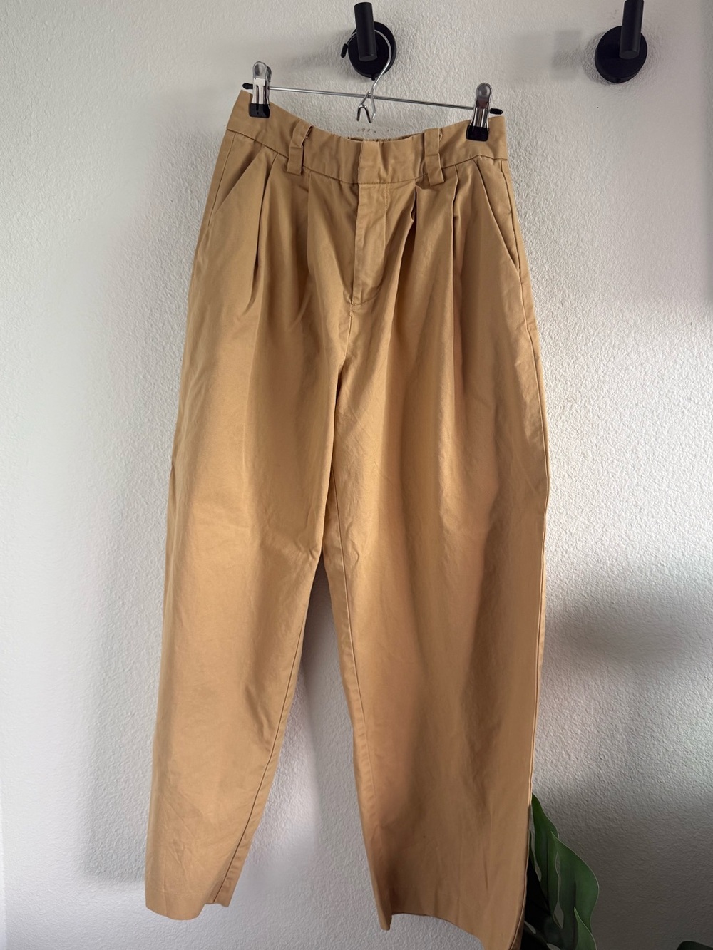 BDG Khaki Pleated Pant XS Petite